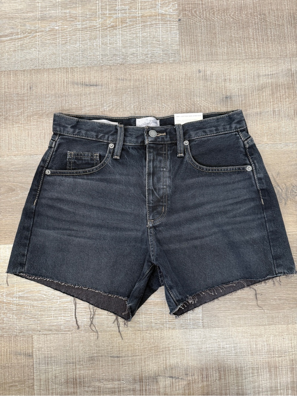 NWT Universal Thread Size 2 Black Mid Rise 90s Baggy Denim Shorts